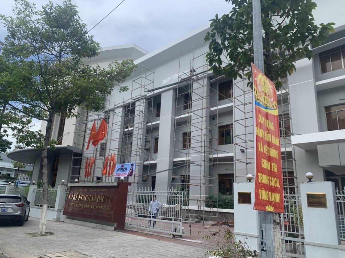 cong trinh son ngoai that cua so ke hoach va dau tu tinh an giang 1
