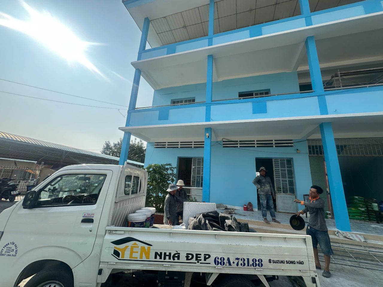 cung cap son va bot tret tuong cho truong mac dinh chi chau doc an giang 2